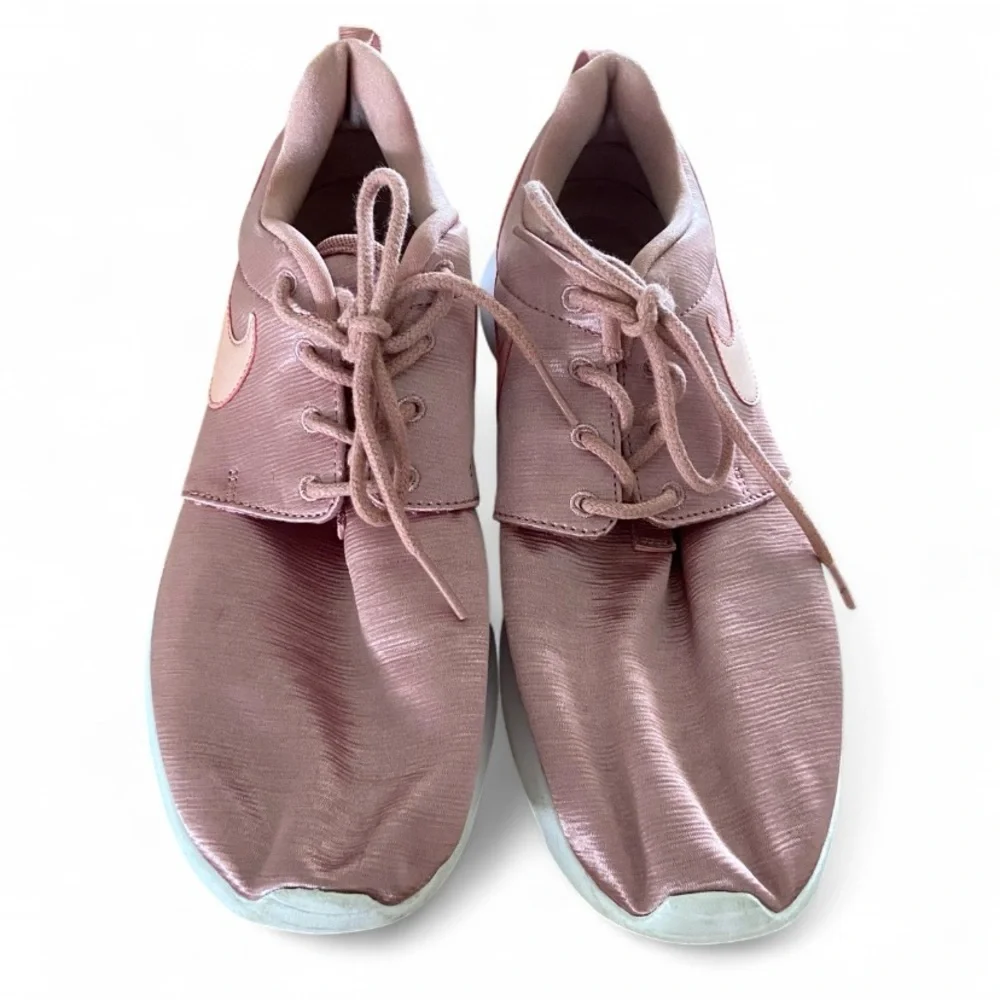 Nike Roshe One Pink Shimmer Women's‎ Trainer Shoes Size 7.5 EUC